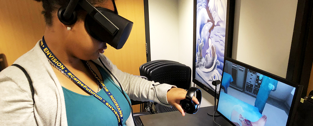 Student at NYLF program using VR to further education