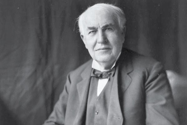 Thomas Edison help patents for over 2000 inventions, including the first commercially viable lightbulb. 